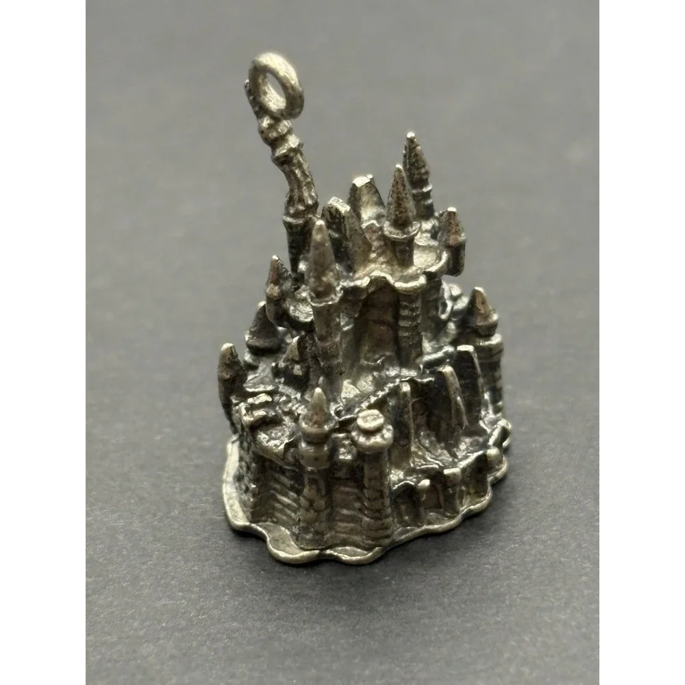 Vintage Sterling Silver Disneyland Castle Charm Pendant Disney 7 Grams G2